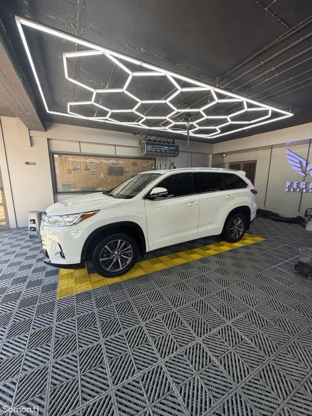 Toyota Highlander 2017 · 3.5 AT