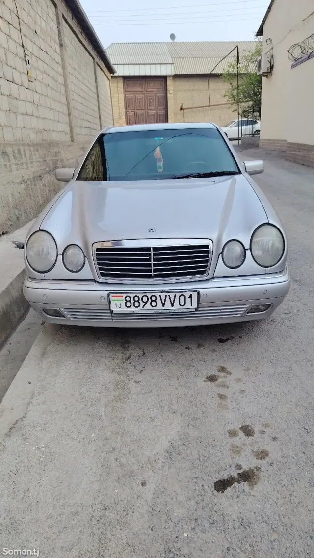 Mercedes-Benz E class 1997 · 2.3 MT