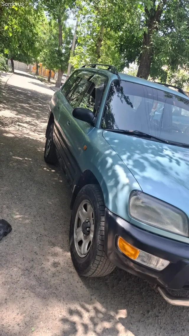 Toyota RAV 4 1997 · 2.0 AT