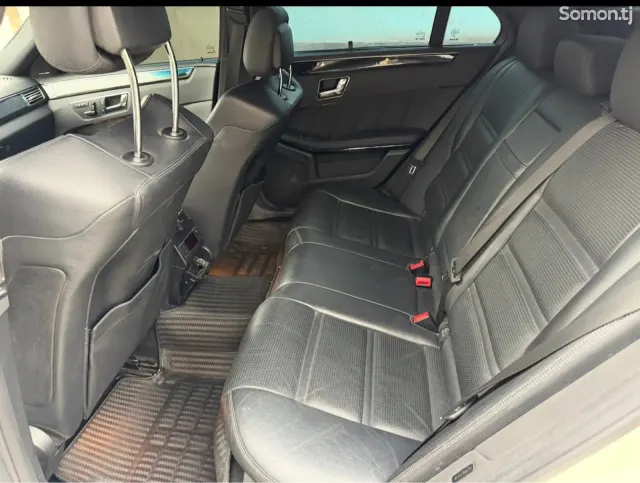 Mercedes-Benz E class 2011 · 6.3 AT