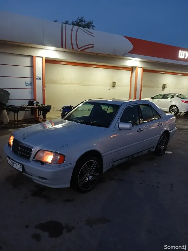 Mercedes-Benz C class 1994 · 1.8 MT