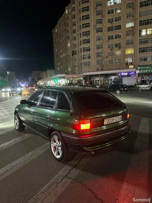 Opel Astra F 1997 · 1.6 MT
