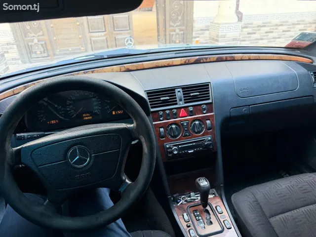 Mercedes-Benz C class 2000 · 1.8 AT