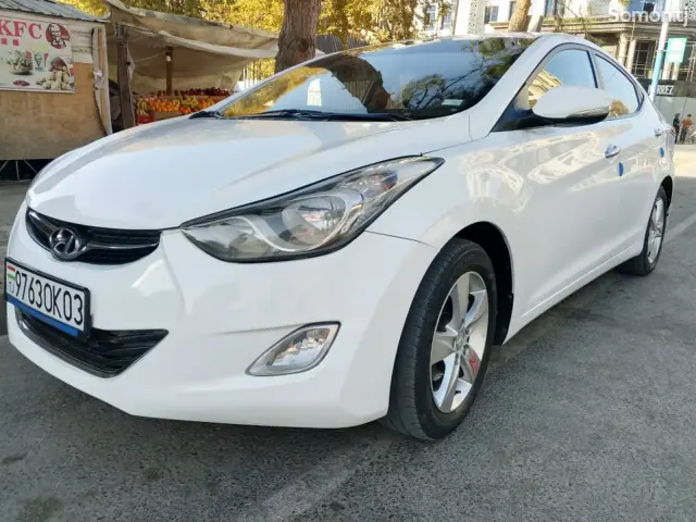 Hyundai Avante 2012 · 1.6 AT