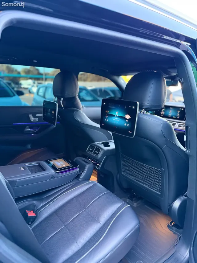 Mercedes-Benz GLS 2023 · 5.8 AT