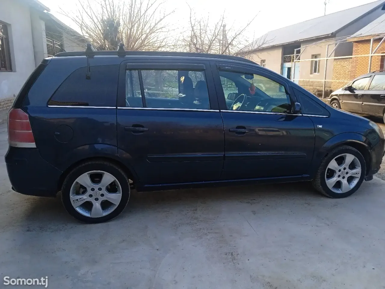 Opel Zafira 2006 · 1.8 MT