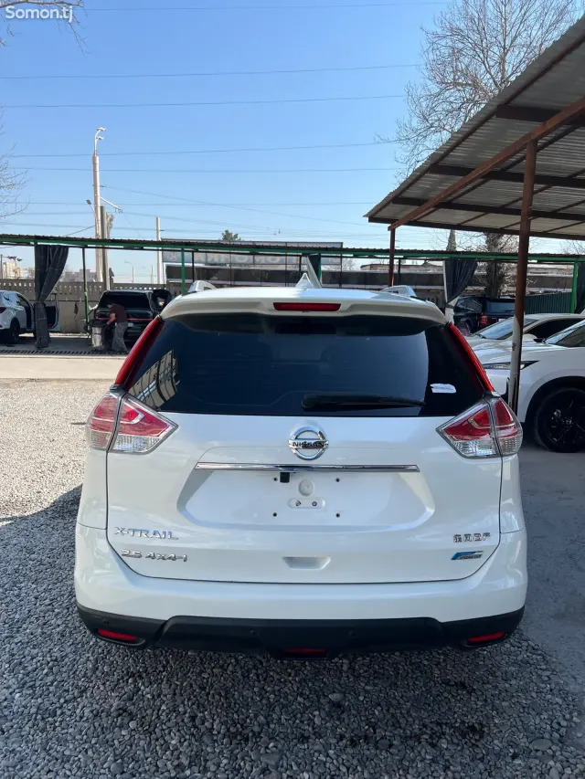 Nissan X-Trail 2014 · 2.5 AT