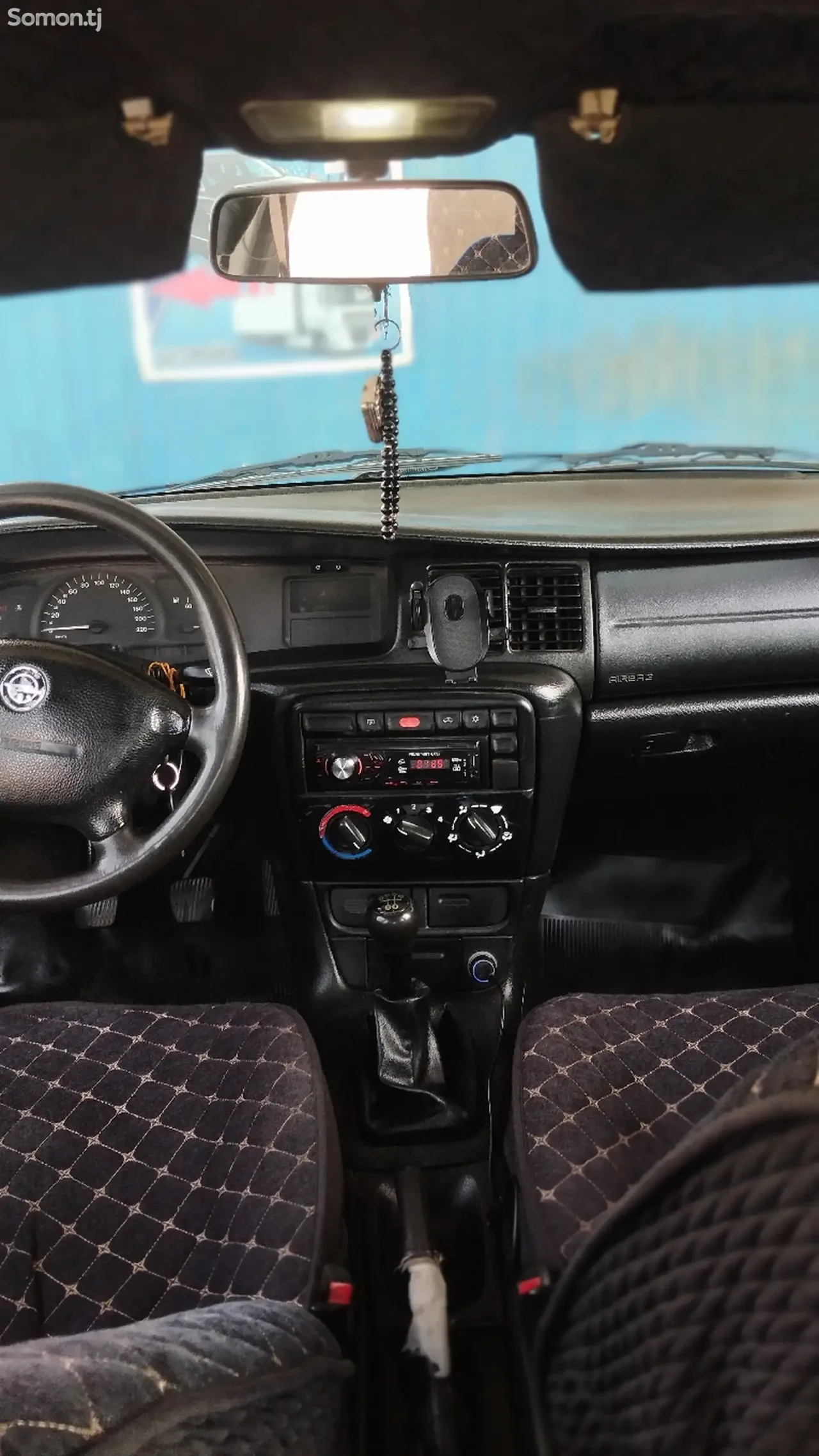 Opel Vectra B 1997 · 1.6 MT