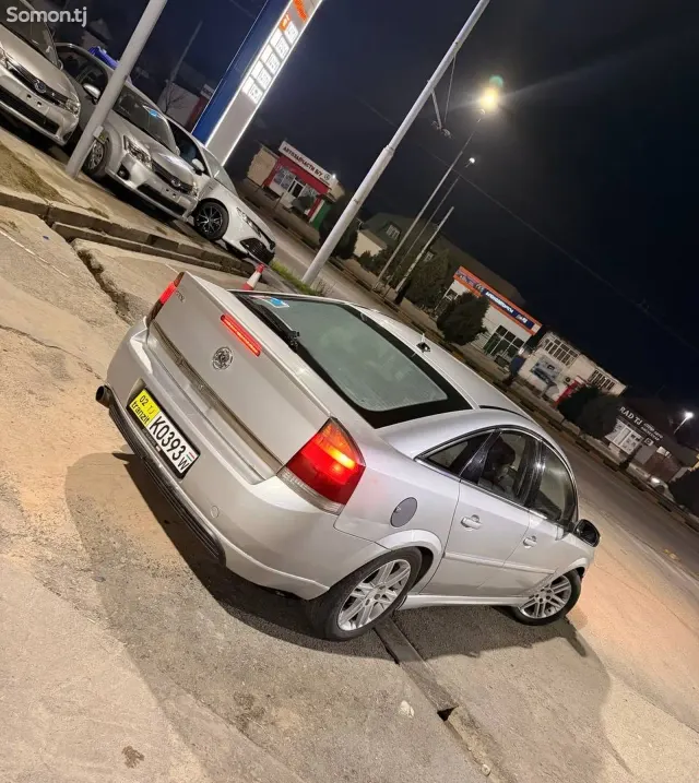 Opel Vectra C 2004 · 2.2 MT