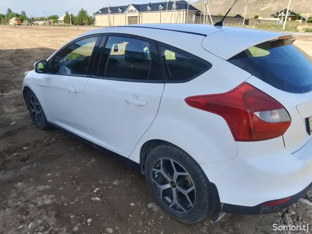 Ford Focus 2013 · 1.6 AT