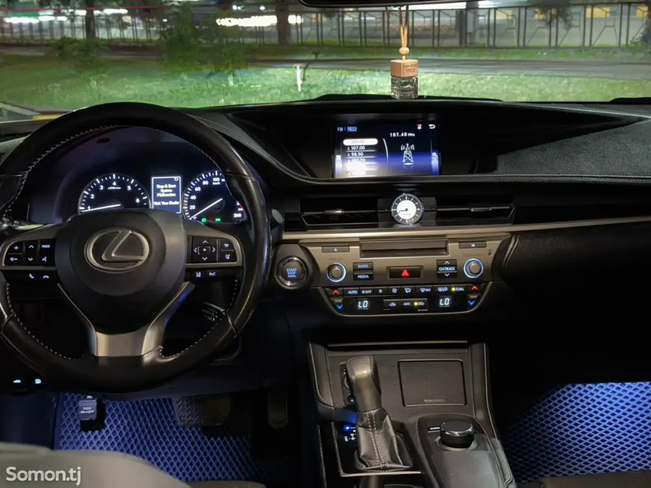 Lexus ES series 2017 · 2.5 AT