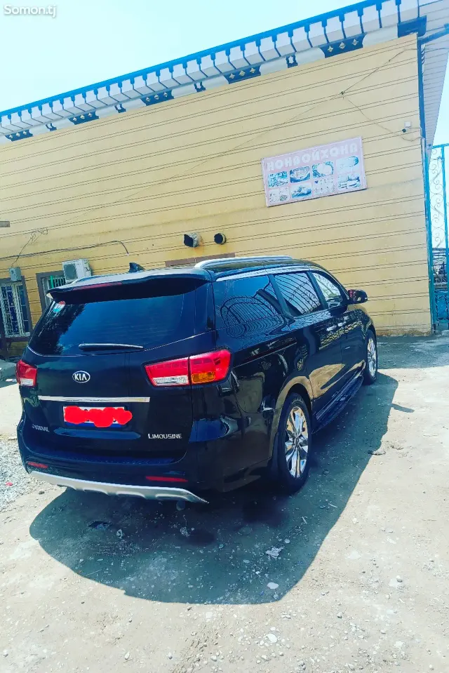 Kia Carnival 2014 · 2.2 AT