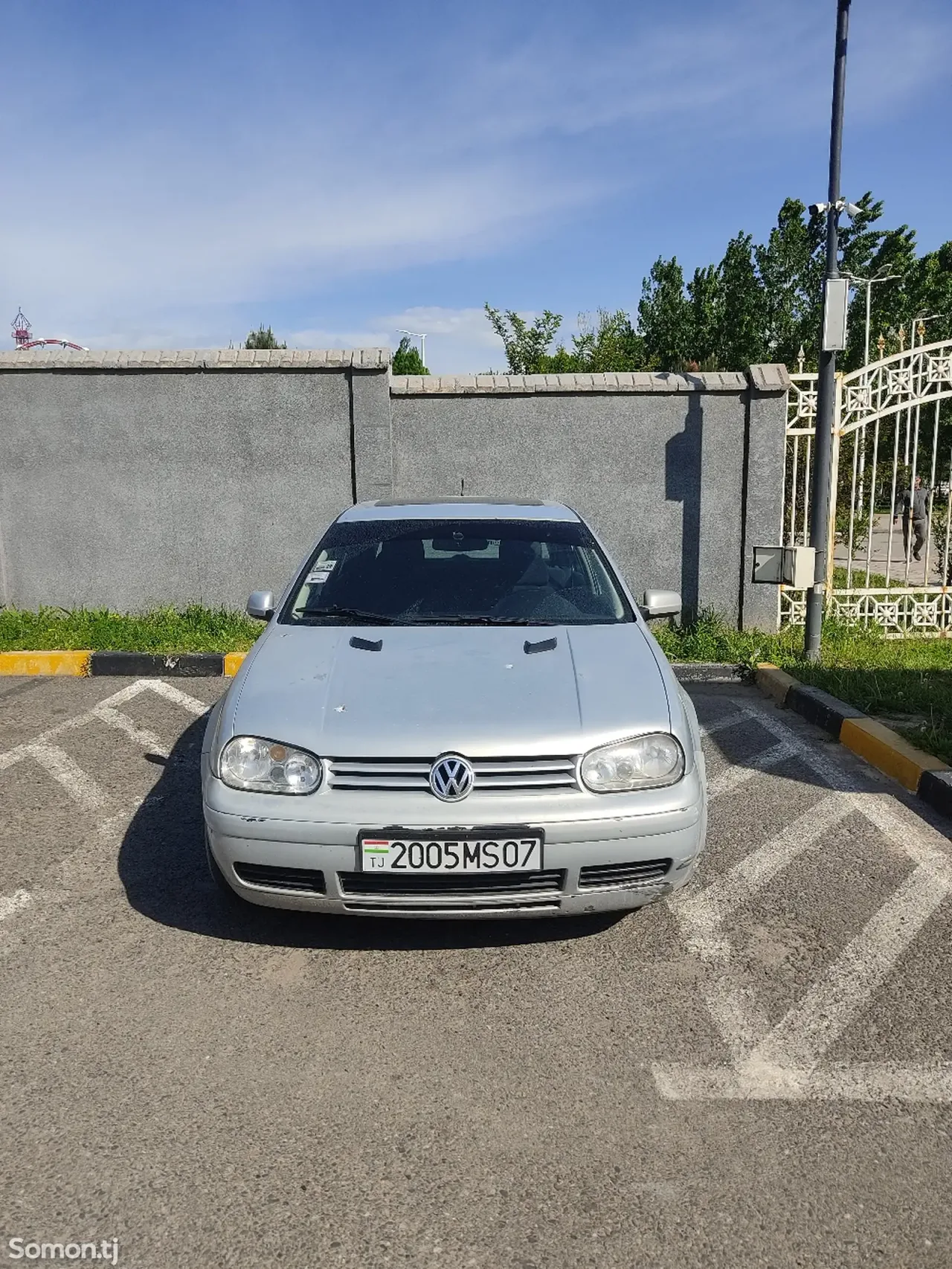 Volkswagen Golf 1999 · 2.0 AT