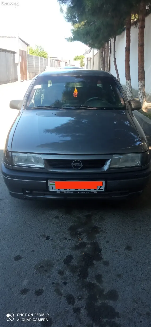 Opel Vectra A 1991 · 1.6 MT