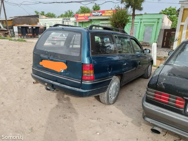 Opel Astra F 1994 · 1.6 MT