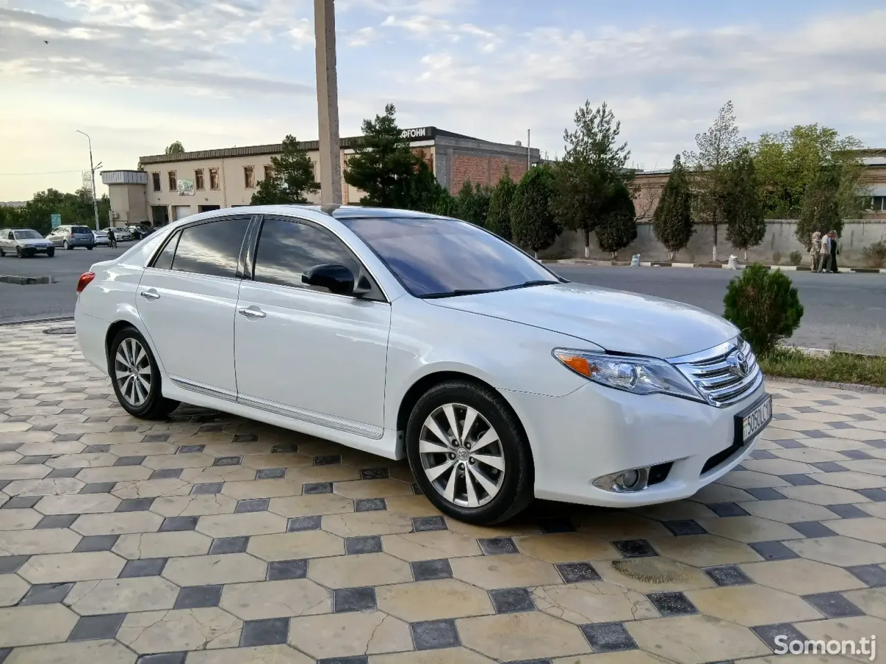 Toyota Avalon 2011 · 3.5 AT