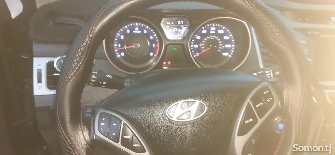 Hyundai Elantra 2014 · 1.8 AT