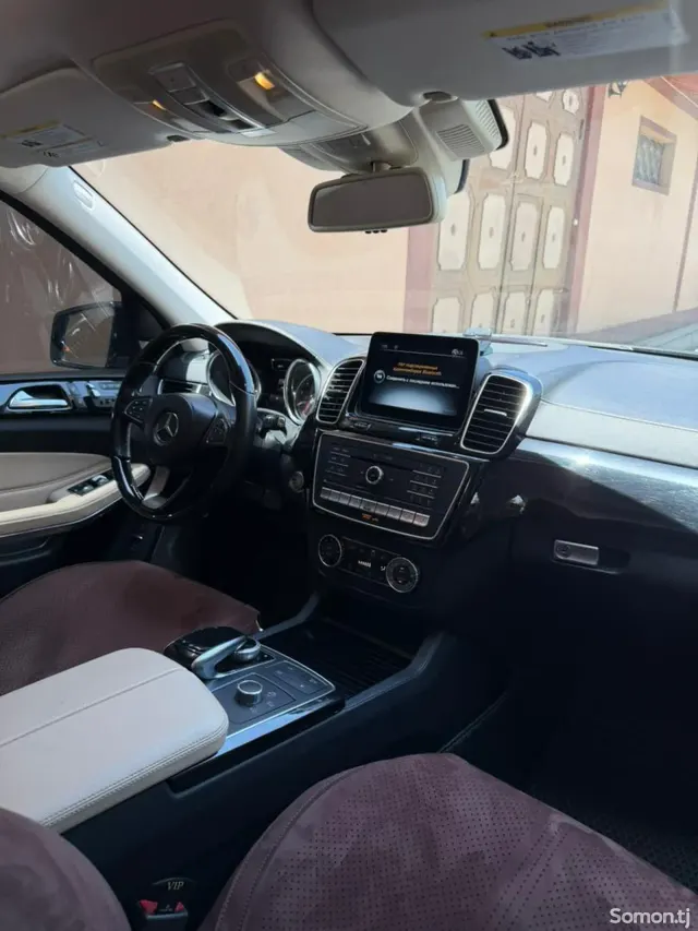 Mercedes-Benz GLS 2017 · 5.5 AT