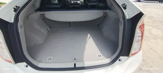 Toyota Prius 2014 · 1.8 AMT
