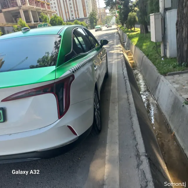 Hongqi E-QM5 2024 · AMT