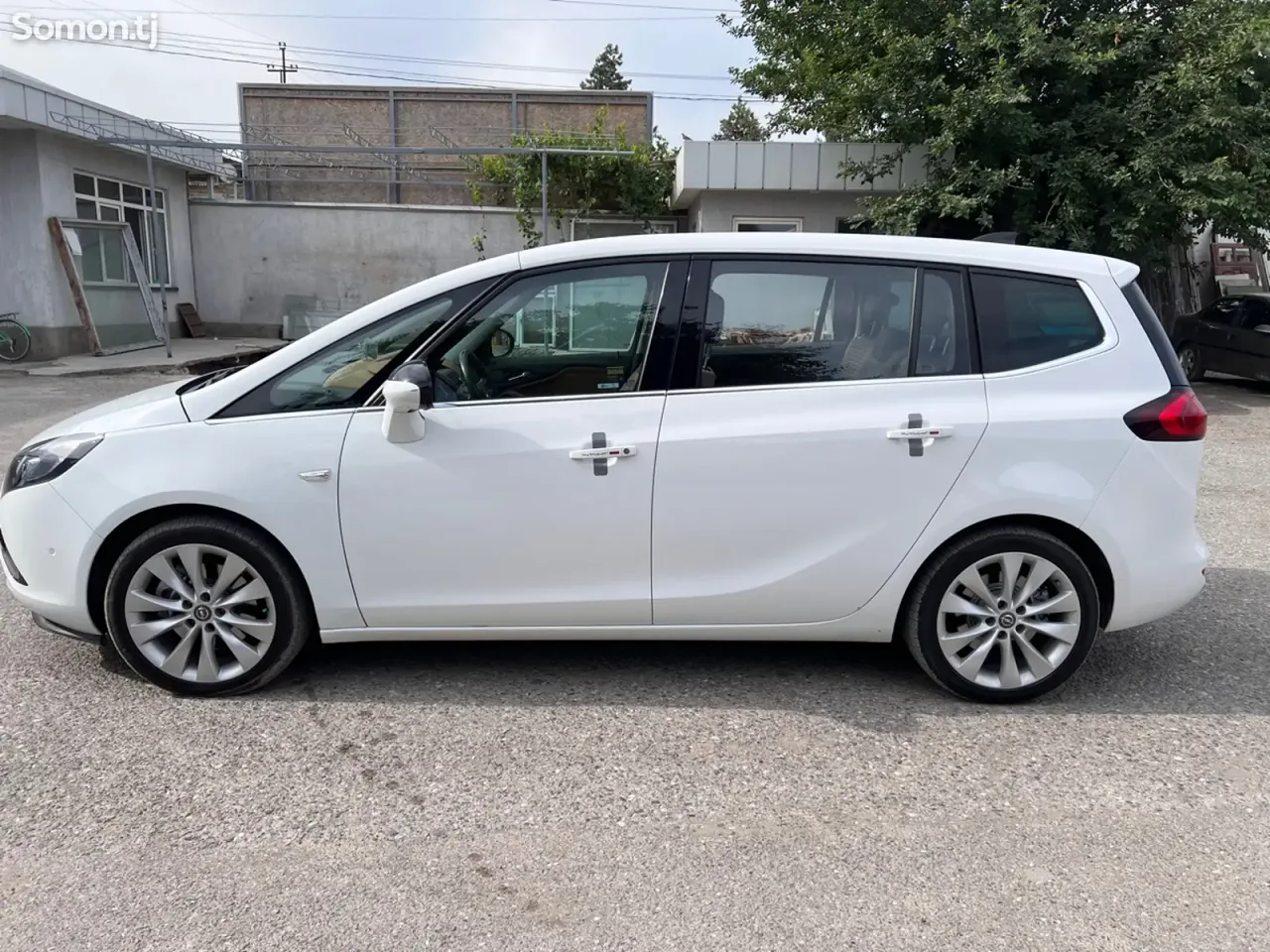 Opel Zafira 2015 · 1.6 AT