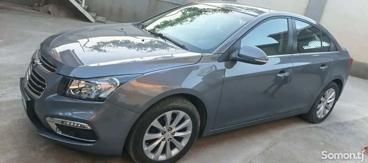 Chevrolet Cruze 2015 · 1.4 AT
