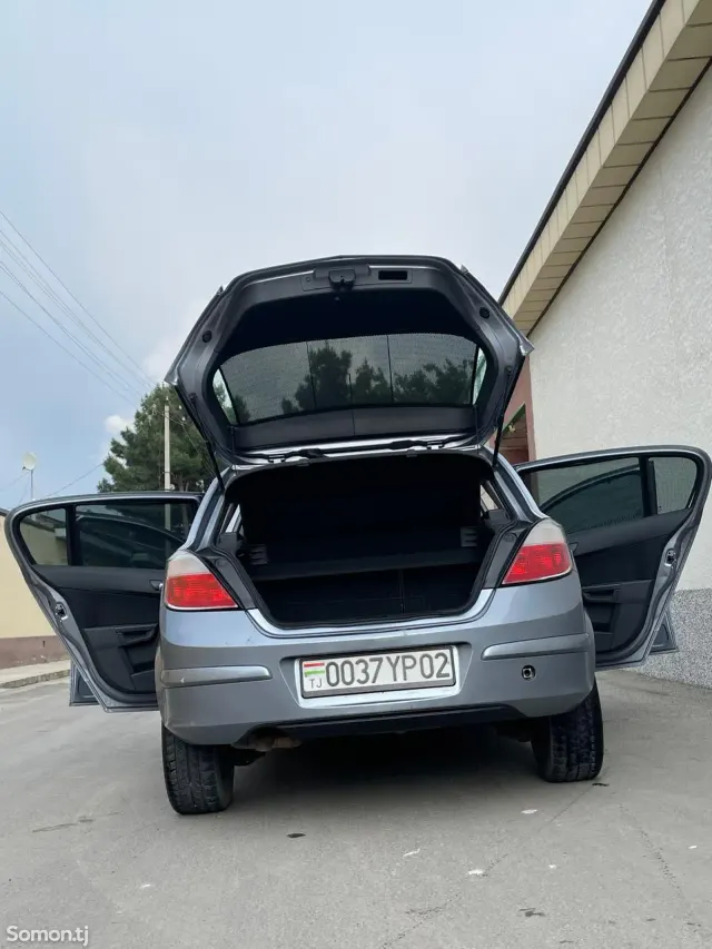 Opel Astra H 2006 · 1.8 MT