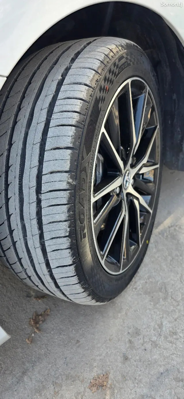 Toyota Camry 2018 · 2.5 CVT