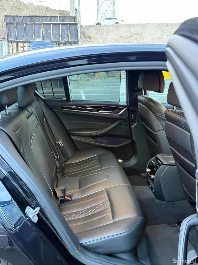 BMW 5 series 2018 · 2.0 CVT