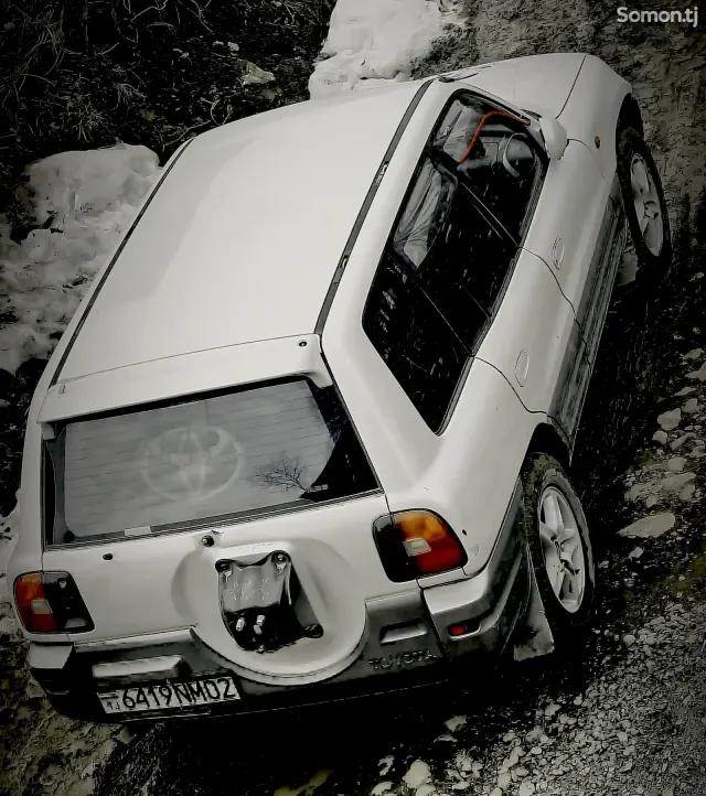 Toyota RAV 4 1998 · 2.0 AT
