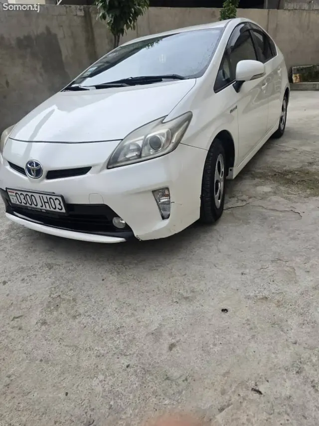Toyota Prius 2014 · 1.8 AT