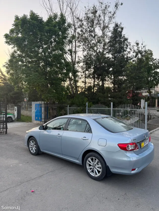 Toyota Corolla 2011 · 1.6 MT