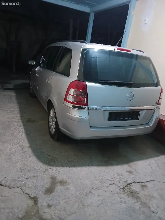 Opel Zafira 2008 · 1.8 MT