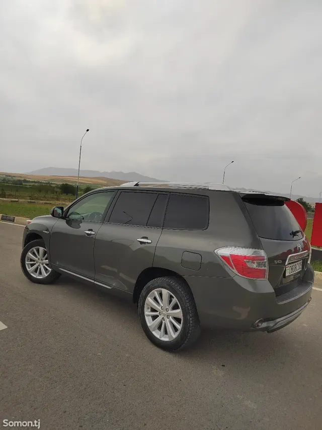 Toyota Highlander 2008 · 3.3 AT