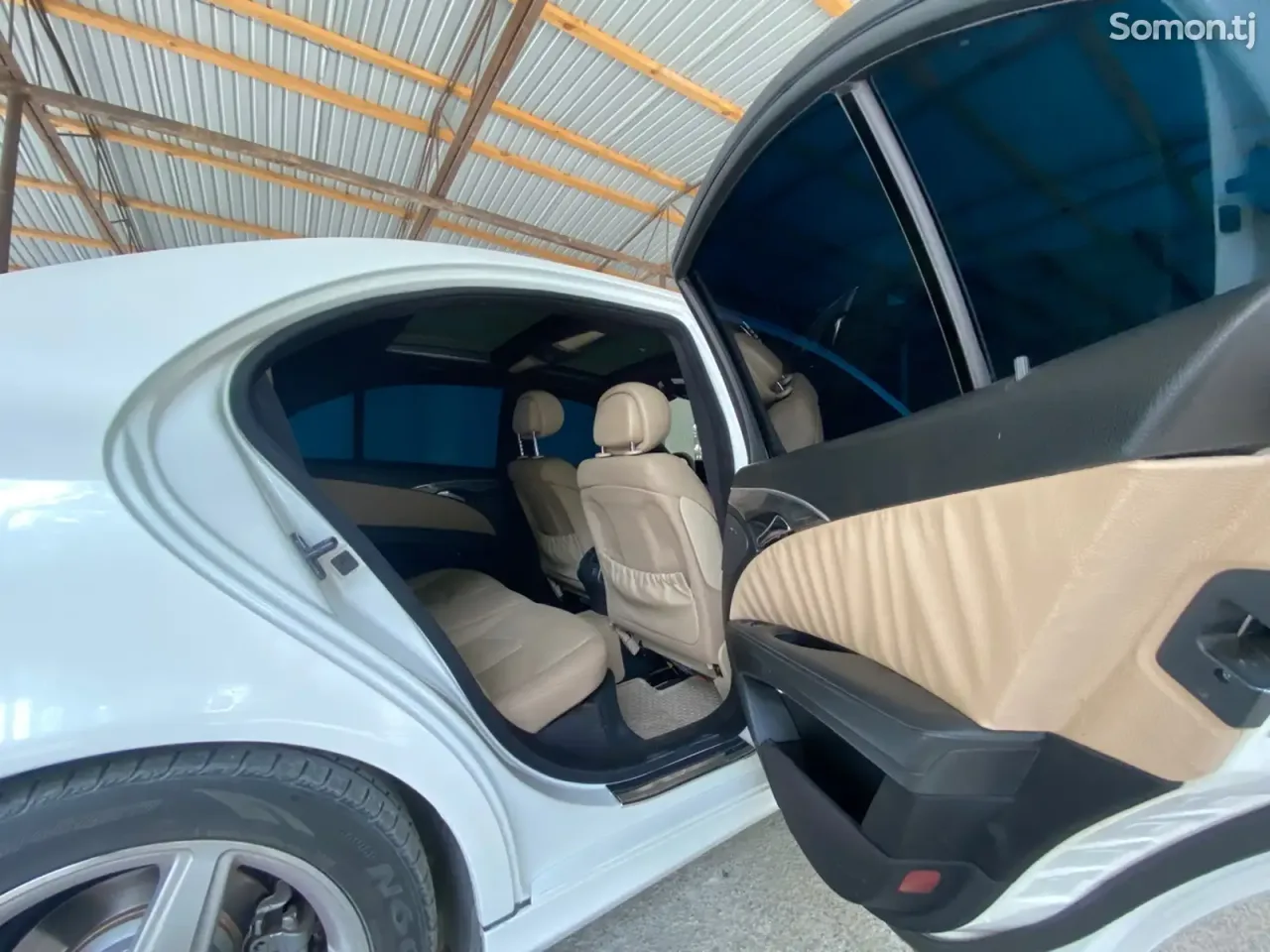 Mercedes-Benz E class 2009 · 3.5 AT