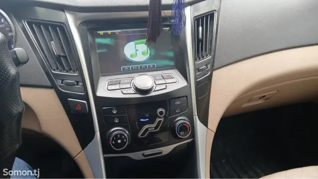 Hyundai Sonata 2011 · 2.0 AT