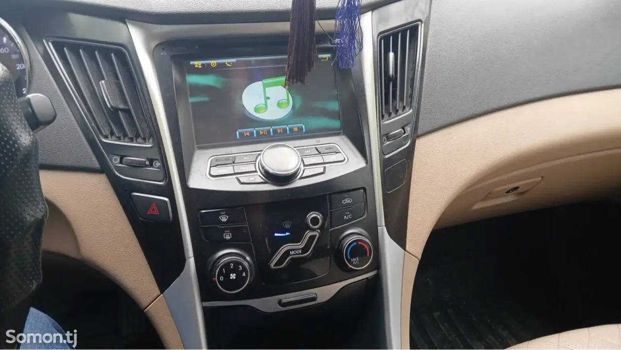Hyundai Sonata 2011 · 2.0 AT