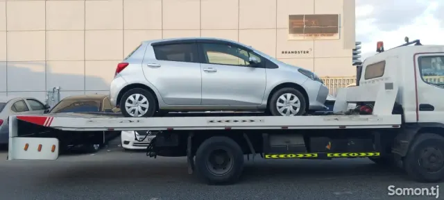 Toyota Vitz 2015 · 1.1 AT