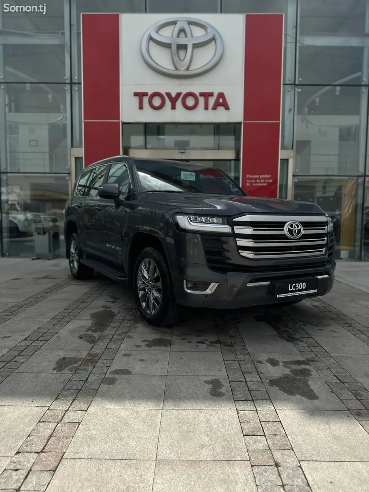 Toyota Land Cruiser 2025 · 3.5 AT