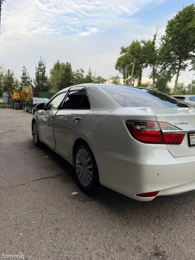 Toyota Camry 2015 · 2.5 AT