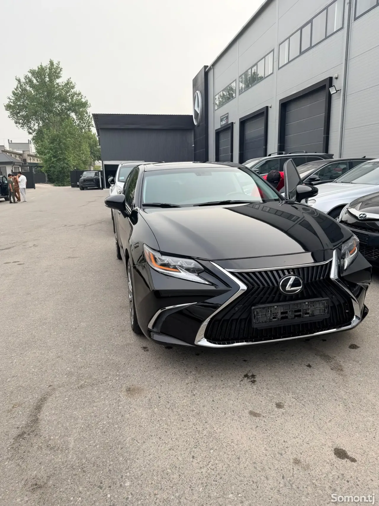 Lexus ES series 2016 · 3.5 AT
