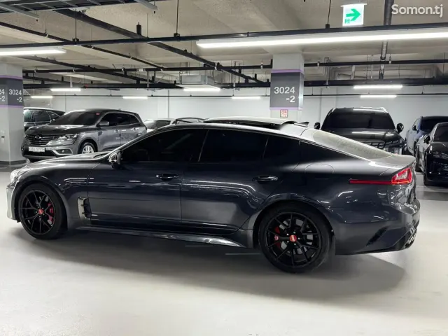 Kia Stinger 2018 · 2.0 AT
