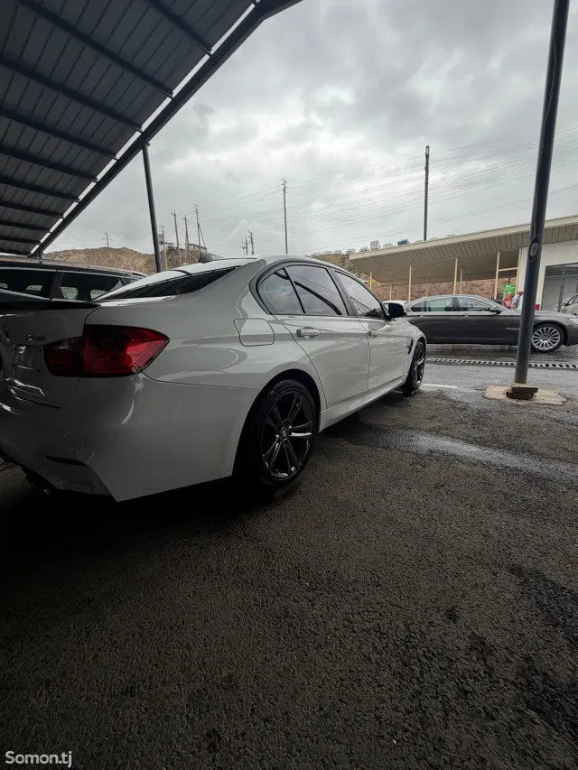 BMW 3 series 2015 · 2.0 AT