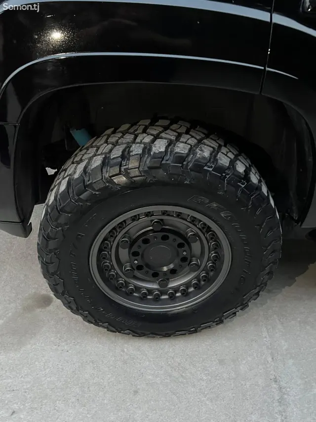 Toyota Land Cruiser 2011 · 5.3 AT