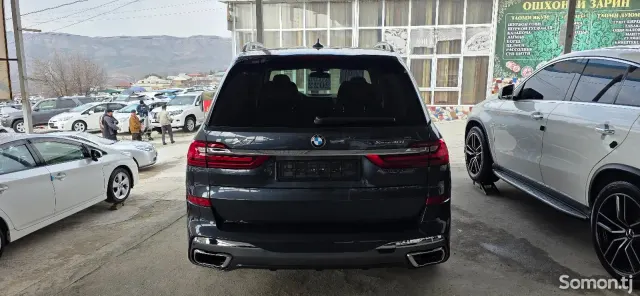 BMW X7 2022 · 4.0 AT