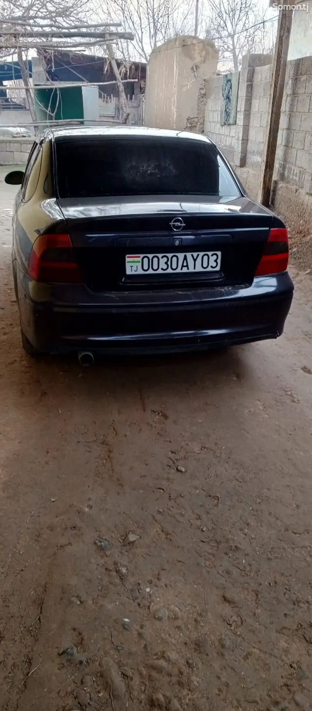 Opel Vectra B 2000 · 1.8 MT