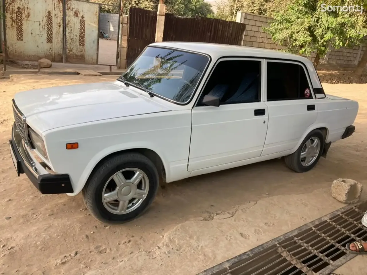 Lada (ВАЗ) 2107 2010 · 1.7 MT