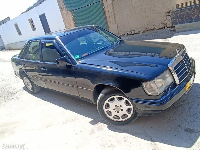 Mercedes-Benz W124 1991 · 2.0 MT