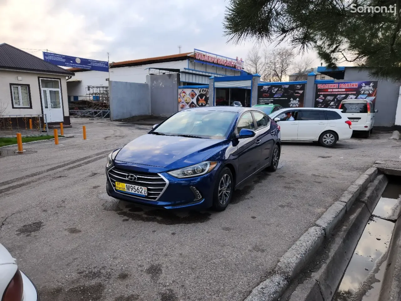 Hyundai Elantra 2017 · 2.0 AT