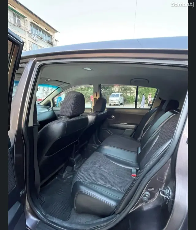 Nissan Tiida 2009 · 1.5 CVT